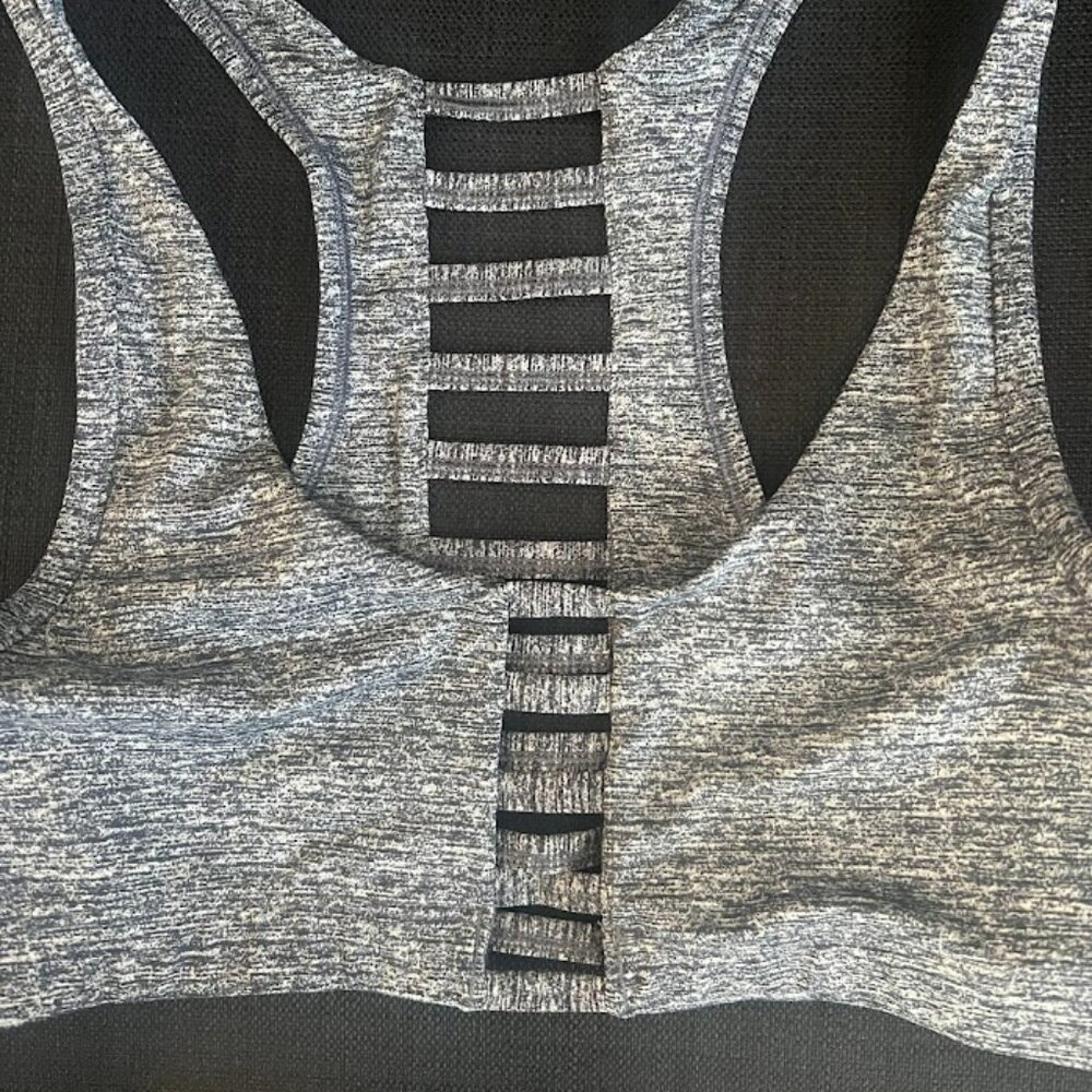 PINK Victoria's Secret Gray Ultimate Unlined Sports Bra Size Medium